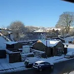 The Board 2* Hawes